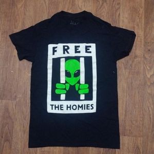 T-SHIRT. "Free The Homies"